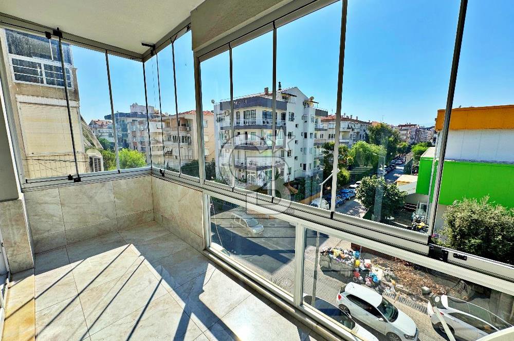 KARŞIYAKA BOSTANLI'DA OTOPARKLI TADİLATLI SATILIK 3+1 DAİRE