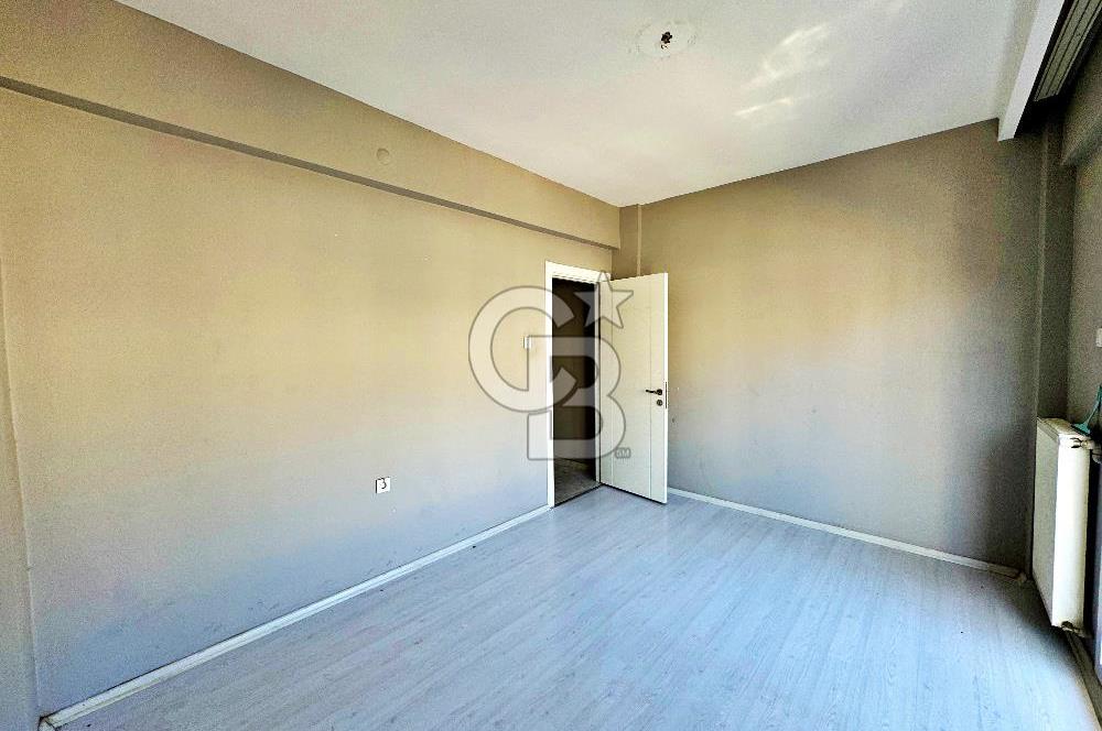 KARŞIYAKA BOSTANLI'DA OTOPARKLI TADİLATLI SATILIK 3+1 DAİRE