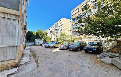 KARŞIYAKA BOSTANLI'DA OTOPARKLI TADİLATLI SATILIK 3+1 DAİRE