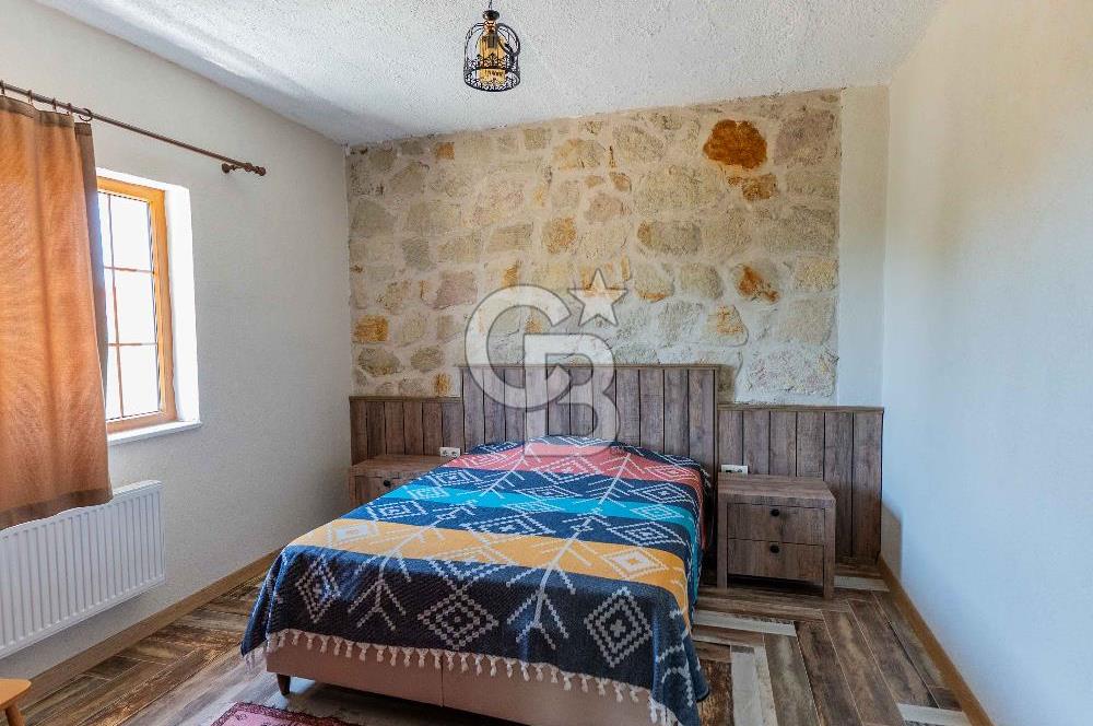 ÇANAKKALE EZİNE DE SATILIKMÜSTAKİL 574 M2 ARSA İÇİNDE TAŞ EV