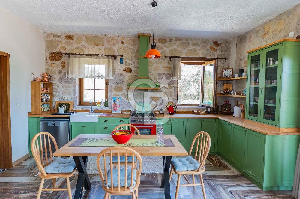 ÇANAKKALE EZİNE DE SATILIKMÜSTAKİL 574 M2 ARSA İÇİNDE TAŞ EV