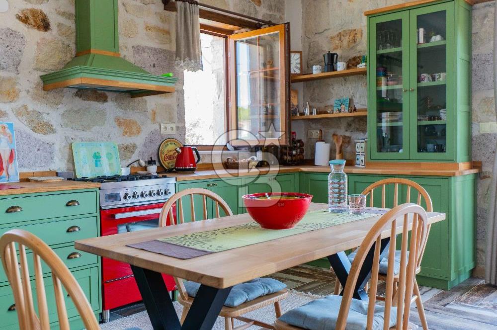 ÇANAKKALE EZİNE DE SATILIKMÜSTAKİL 574 M2 ARSA İÇİNDE TAŞ EV