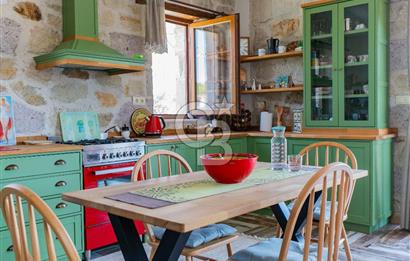 ÇANAKKALE EZİNE DE SATILIKMÜSTAKİL 574 M2 ARSA İÇİNDE TAŞ EV