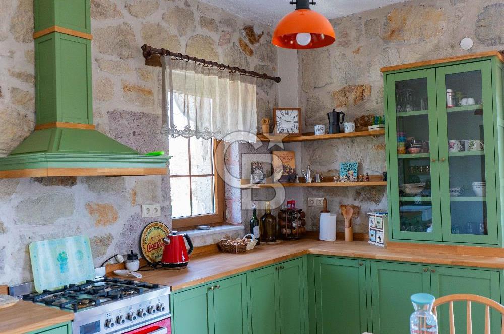 ÇANAKKALE EZİNE DE SATILIKMÜSTAKİL 574 M2 ARSA İÇİNDE TAŞ EV