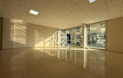 İzmir Seferihisar, Çarşı merkezinde Nejat Hepkon Caddesi üzerinde konumlanan 240 m² ticari nitelikli işyerimiz kiralık olarak sunulmaktadır.