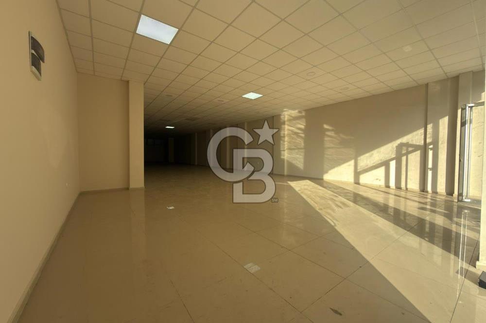 İzmir Seferihisar, Çarşı merkezinde Nejat Hepkon Caddesi üzerinde konumlanan 240 m² ticari nitelikli işyerimiz kiralık olarak sunulmaktadır.