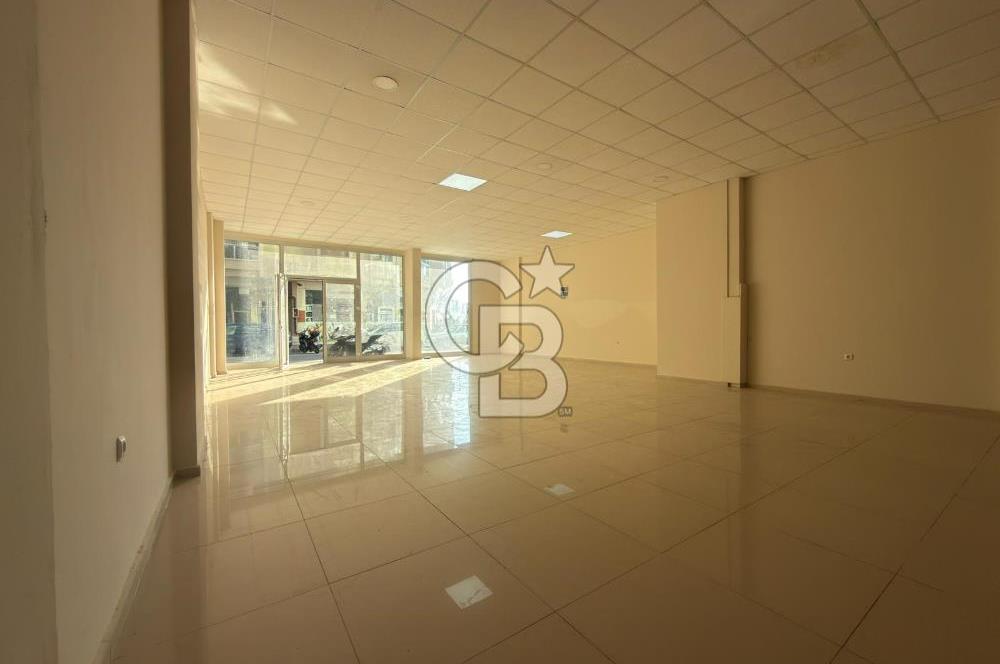 İzmir Seferihisar, Çarşı merkezinde Nejat Hepkon Caddesi üzerinde konumlanan 240 m² ticari nitelikli işyerimiz kiralık olarak sunulmaktadır.