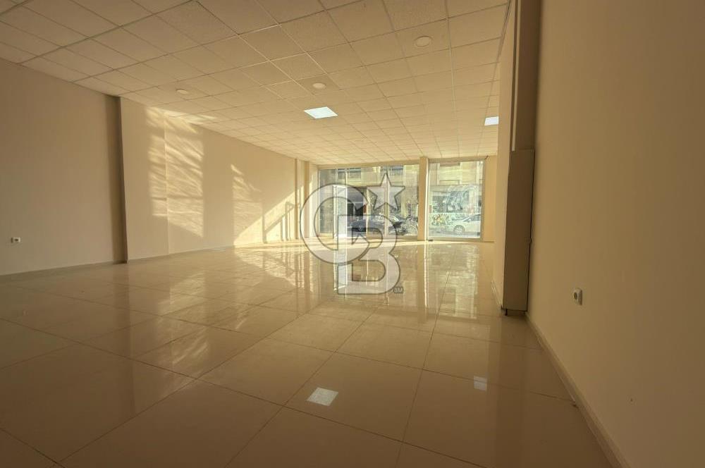 İzmir Seferihisar, Çarşı merkezinde Nejat Hepkon Caddesi üzerinde konumlanan 240 m² ticari nitelikli işyerimiz kiralık olarak sunulmaktadır.