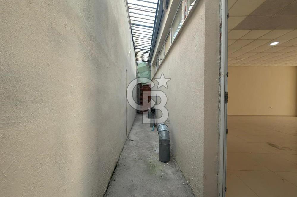 İzmir Seferihisar, Çarşı merkezinde Nejat Hepkon Caddesi üzerinde konumlanan 240 m² ticari nitelikli işyerimiz kiralık olarak sunulmaktadır.