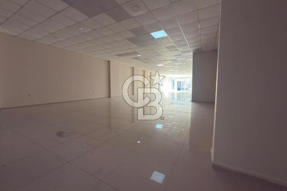 İzmir Seferihisar, Çarşı merkezinde Nejat Hepkon Caddesi üzerinde konumlanan 240 m² ticari nitelikli işyerimiz kiralık olarak sunulmaktadır.