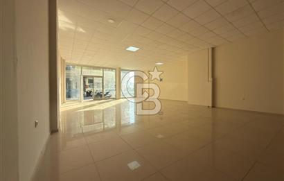 İzmir Seferihisar, Çarşı merkezinde Nejat Hepkon Caddesi üzerinde konumlanan 240 m² ticari nitelikli işyerimiz kiralık olarak sunulmaktadır.