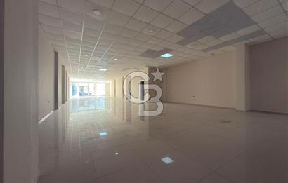 İzmir Seferihisar, Çarşı merkezinde Nejat Hepkon Caddesi üzerinde konumlanan 240 m² ticari nitelikli işyerimiz kiralık olarak sunulmaktadır.