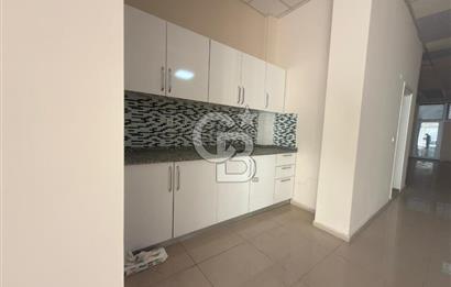 İzmir Seferihisar, Çarşı merkezinde Nejat Hepkon Caddesi üzerinde konumlanan 240 m² ticari nitelikli işyerimiz kiralık olarak sunulmaktadır.