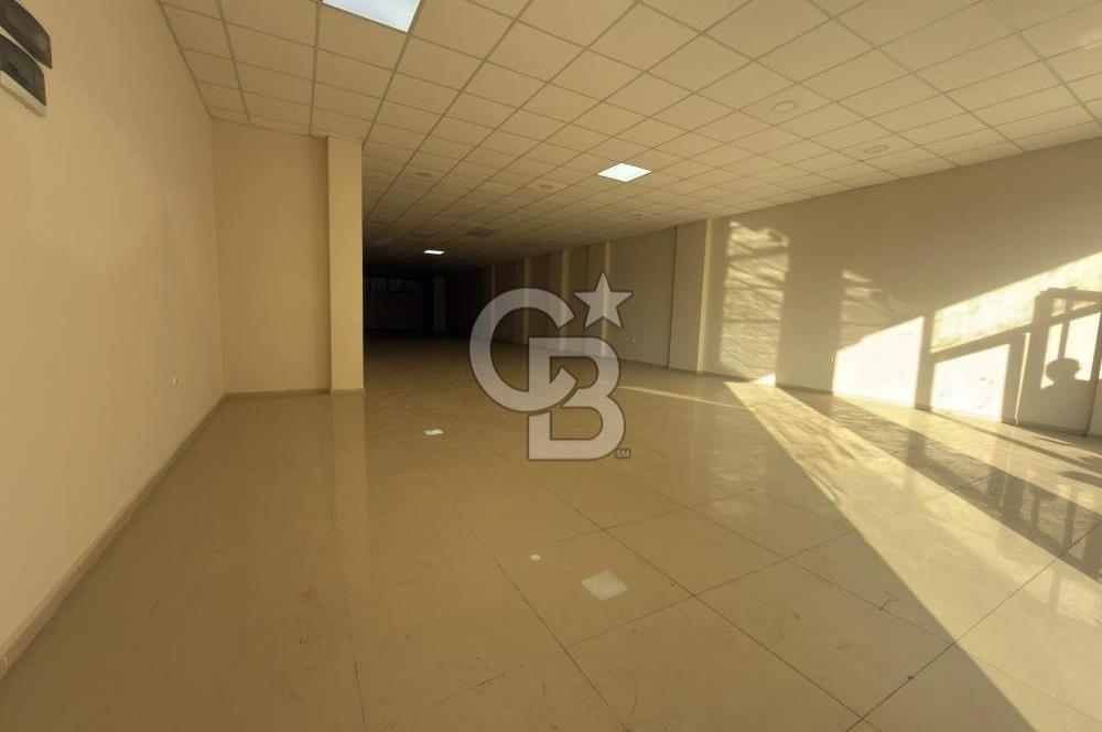 İzmir Seferihisar, Çarşı merkezinde Nejat Hepkon Caddesi üzerinde konumlanan 240 m² ticari nitelikli işyerimiz kiralık olarak sunulmaktadır.