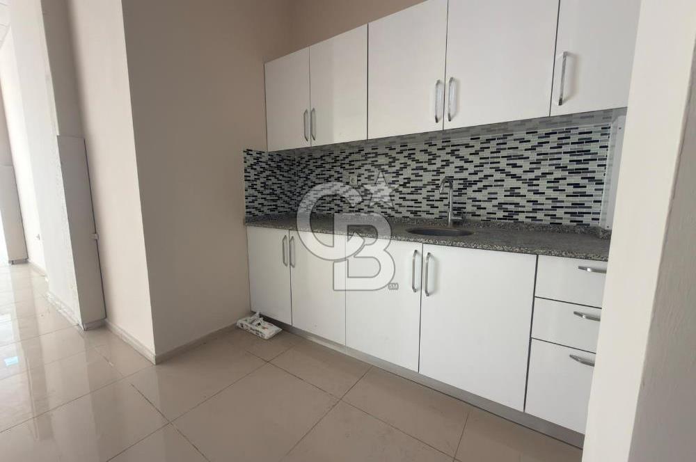 İzmir Seferihisar, Çarşı merkezinde Nejat Hepkon Caddesi üzerinde konumlanan 240 m² ticari nitelikli işyerimiz kiralık olarak sunulmaktadır.