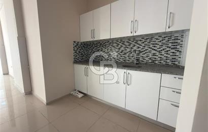 İzmir Seferihisar, Çarşı merkezinde Nejat Hepkon Caddesi üzerinde konumlanan 240 m² ticari nitelikli işyerimiz kiralık olarak sunulmaktadır.