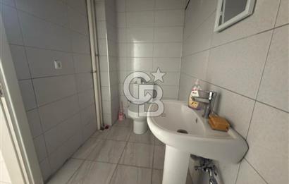 İzmir Seferihisar, Çarşı merkezinde Nejat Hepkon Caddesi üzerinde konumlanan 240 m² ticari nitelikli işyerimiz kiralık olarak sunulmaktadır.