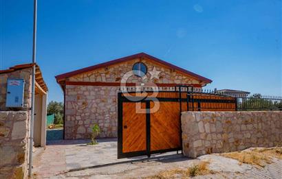 ÇANAKKALE EZİNE DE SATILIKMÜSTAKİL 574 M2 ARSA İÇİNDE TAŞ EV