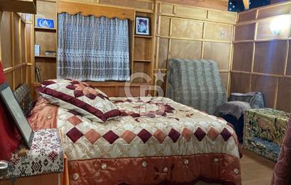 C.B SMYRNA DAN ÇEŞME GERMİYANDA SATILIK KÖŞK TADINDA VİLLA.