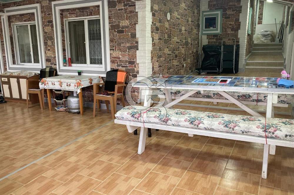 C.B SMYRNA DAN ÇEŞME GERMİYANDA SATILIK KÖŞK TADINDA VİLLA.