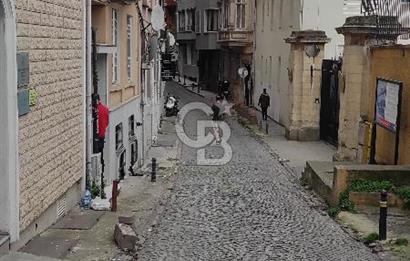 NUR-U ZİYA SOKAKTA YENİLENMİŞ EŞYALI 1+1 KİRALIK DAİRE