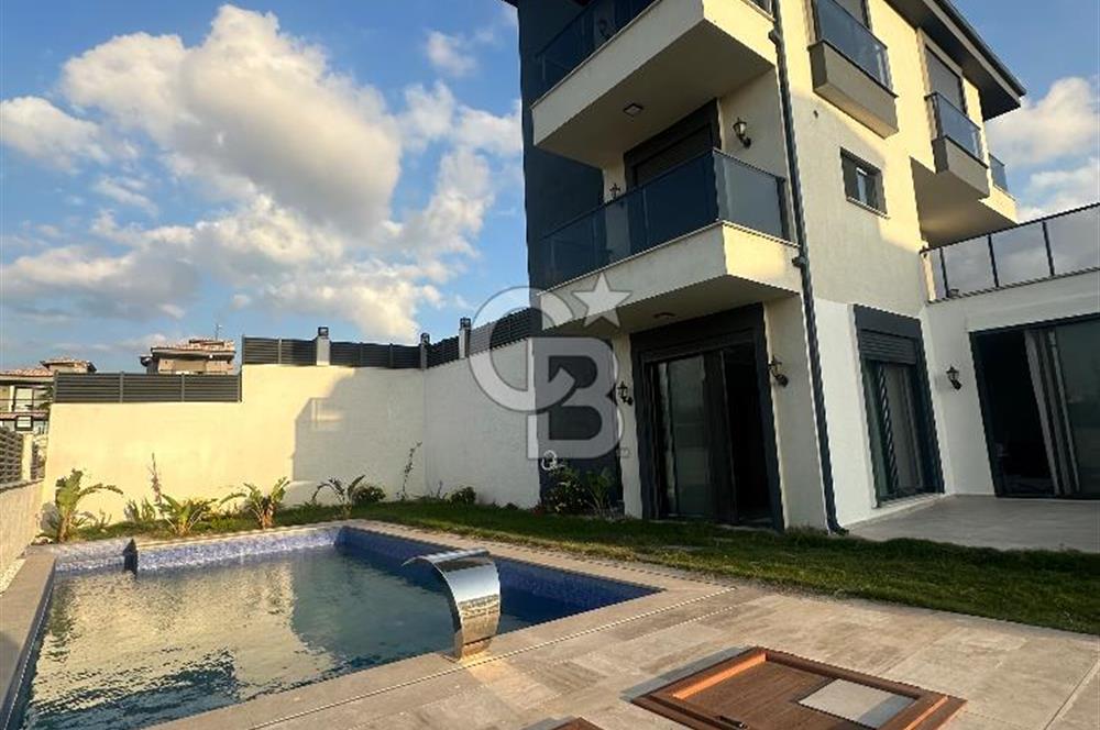 Seferihisarda 4+2 satılık villa 