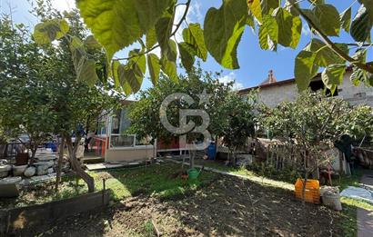 Urla İskele de satılık Tek katlı bahçeli Ev