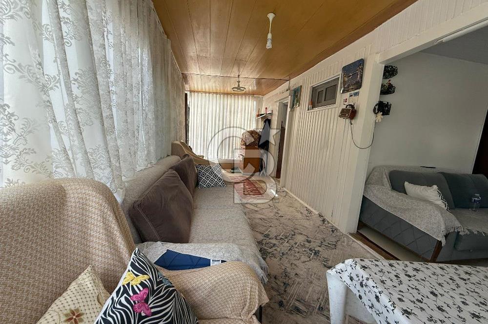 Urla İskele de satılık Tek katlı bahçeli Ev