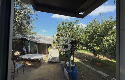 Urla İskele de satılık Tek katlı bahçeli Ev