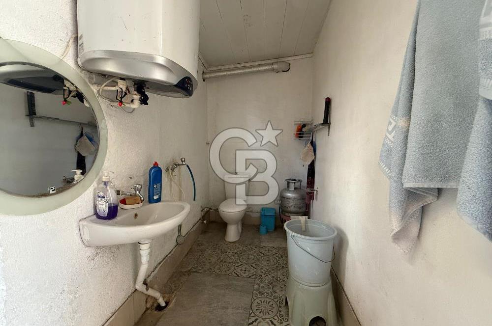 Urla İskele de satılık Tek katlı bahçeli Ev