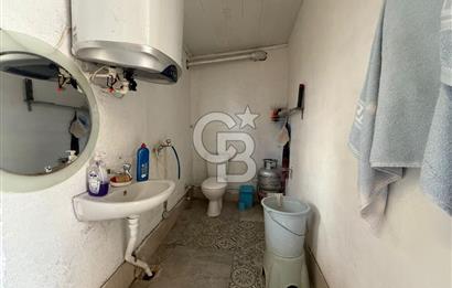 Urla İskele de satılık Tek katlı bahçeli Ev