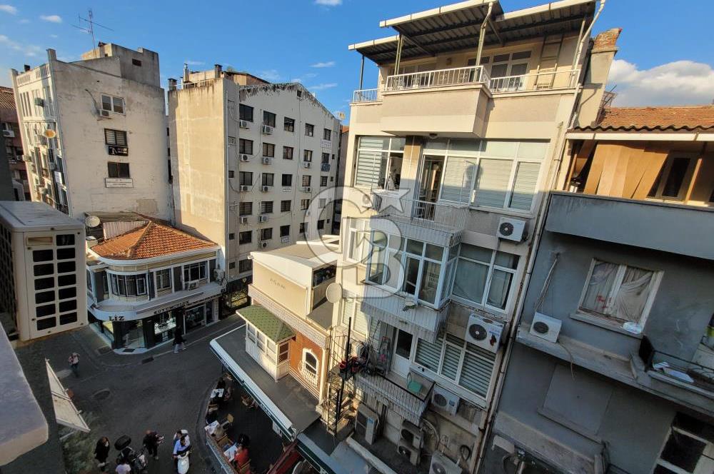 Karşıyaka Çarşı’nın Kalbinde SATILIK  Büro / Ofis – Merkezi Konumda