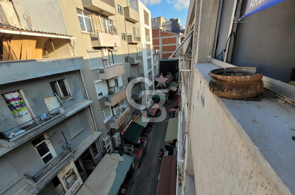 Karşıyaka Çarşı’nın Kalbinde SATILIK  Büro / Ofis – Merkezi Konumda