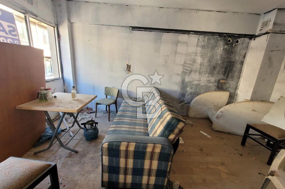 Karşıyaka Çarşı’nın Kalbinde SATILIK  Büro / Ofis – Merkezi Konumda