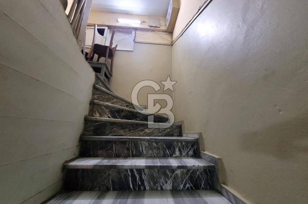 Karşıyaka Çarşı’nın Kalbinde SATILIK  Büro / Ofis – Merkezi Konumda