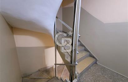 Karşıyaka Çarşı’nın Kalbinde SATILIK  Büro / Ofis – Merkezi Konumda