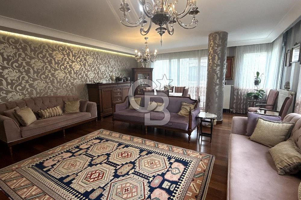 ALTUNİZADE'NİN EN GÜZEL SOKAĞINDA KATTA 4+1 SATILIK DAİRE