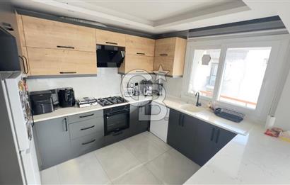 İZMİR KARŞIYAKA'DA MODERN TASARIMLI IŞILTILI SATILIK 2+1 DAİRE 