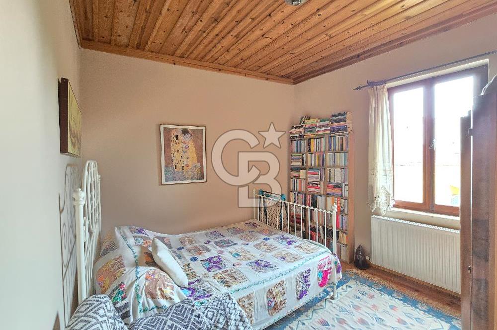 Ayvalık Merkez'de Satılık 2+1 Müstakil Bahçeli Rum Evi