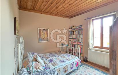 Ayvalık Merkez'de Satılık 2+1 Müstakil Bahçeli Rum Evi