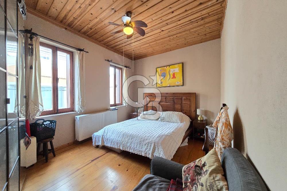 Ayvalık Merkez'de Satılık 2+1 Müstakil Bahçeli Rum Evi