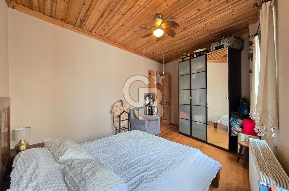 Ayvalık Merkez'de Satılık 2+1 Müstakil Bahçeli Rum Evi