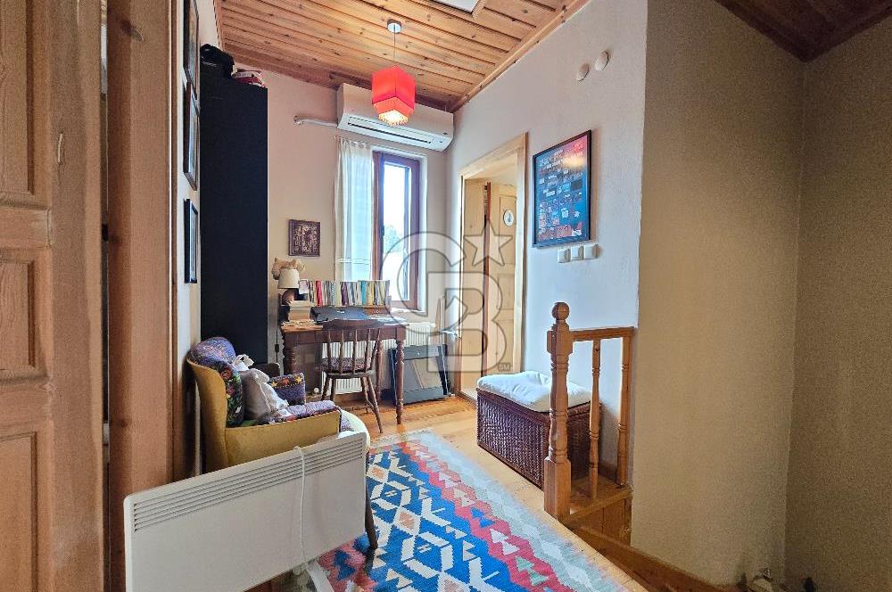Ayvalık Merkez'de Satılık 2+1 Müstakil Bahçeli Rum Evi