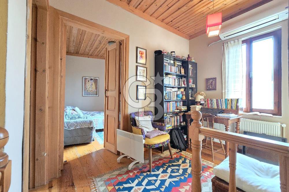 Ayvalık Merkez'de Satılık 2+1 Müstakil Bahçeli Rum Evi