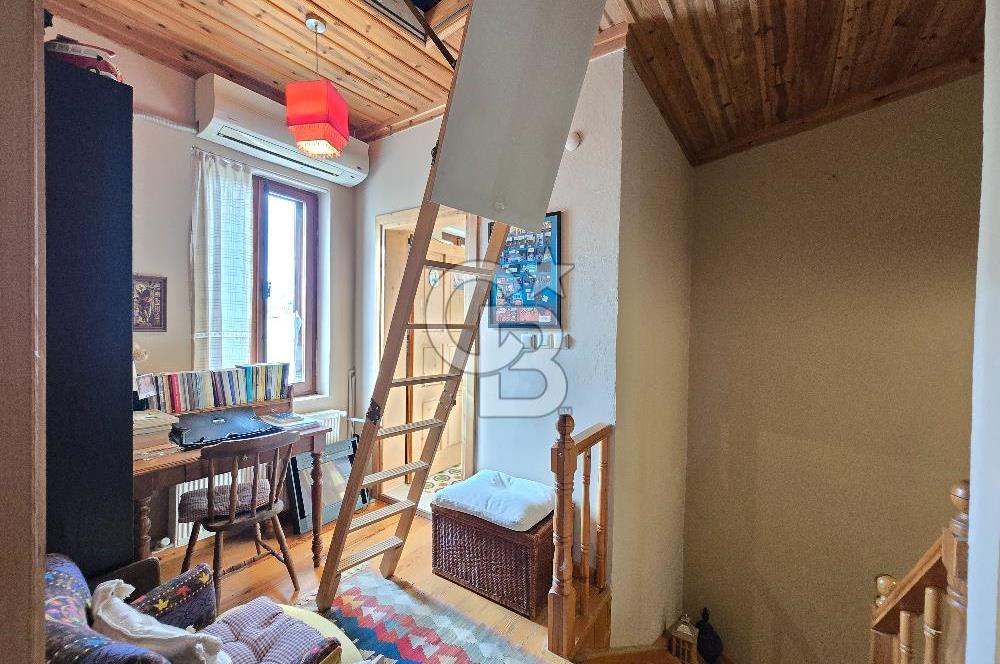 Ayvalık Merkez'de Satılık 2+1 Müstakil Bahçeli Rum Evi