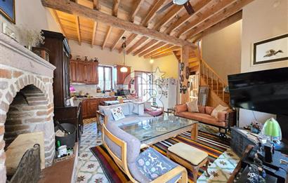 Ayvalık Merkez'de Satılık 2+1 Müstakil Bahçeli Rum Evi