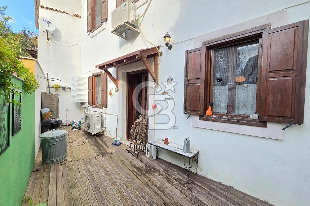 Ayvalık Merkez'de Satılık 2+1 Müstakil Bahçeli Rum Evi