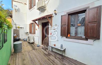 Ayvalık Merkez'de Satılık 2+1 Müstakil Bahçeli Rum Evi