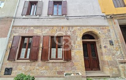 Ayvalık Merkez'de Satılık 2+1 Müstakil Bahçeli Rum Evi