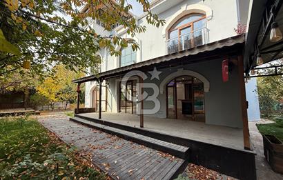 COLDWELL BANKER'den YAKINCA da HAVUZ MANZARALI SATILIK VİLLA